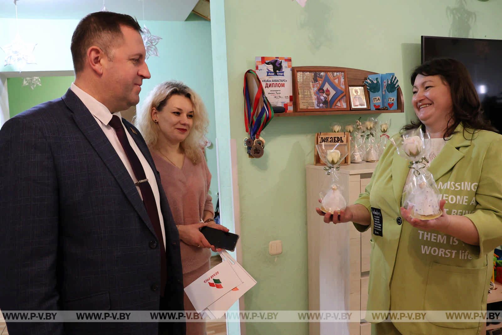 В Пинске дан старт новогодней благотворительной акции "Наши дети"