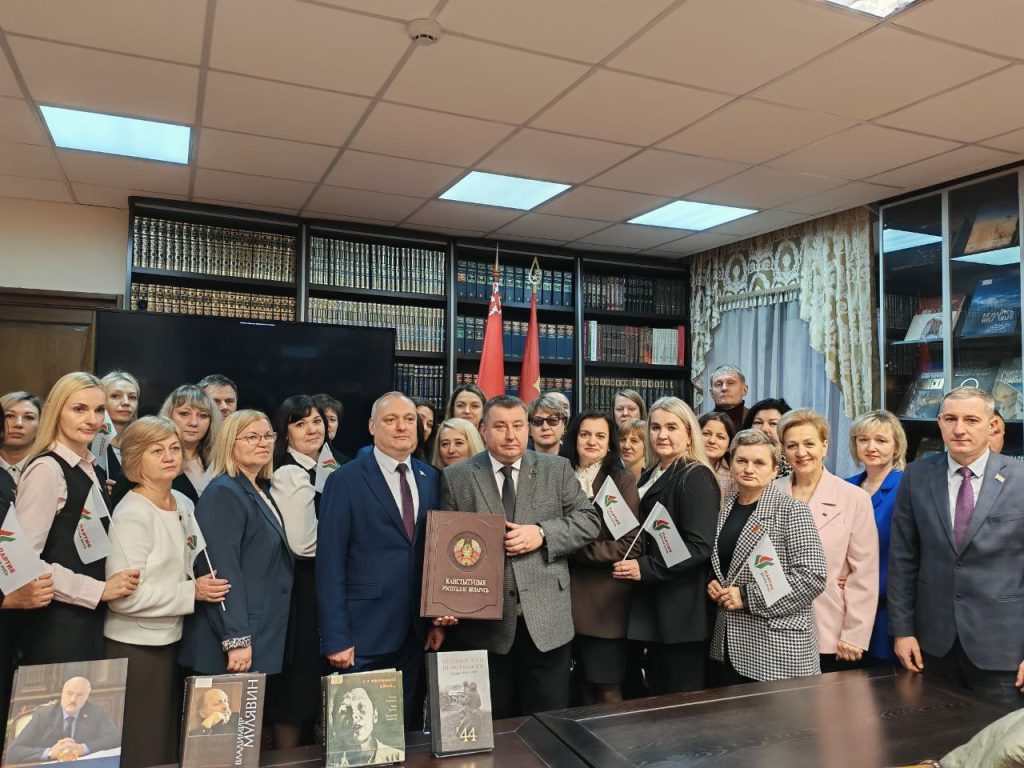 Партийцы из Пинского района побывали в Доме правительства