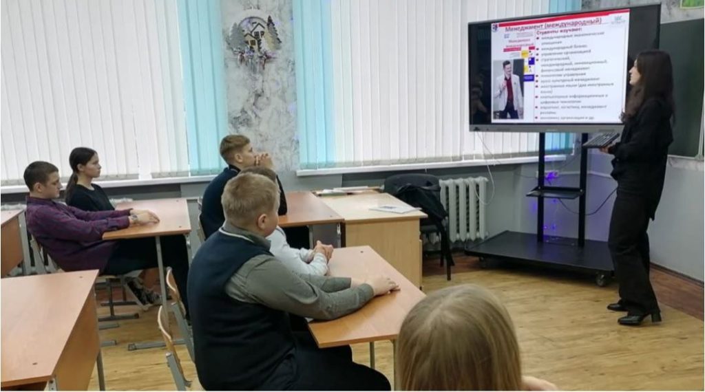Встреча с выпускницей: как выбрать будущую профессию в Чуховской СШ