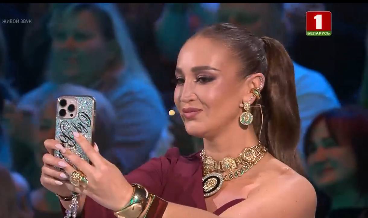 Мария Назарова покорила сцену ФАКТОР.BY с хитом «Втюрилась» и прошла в следующий тур