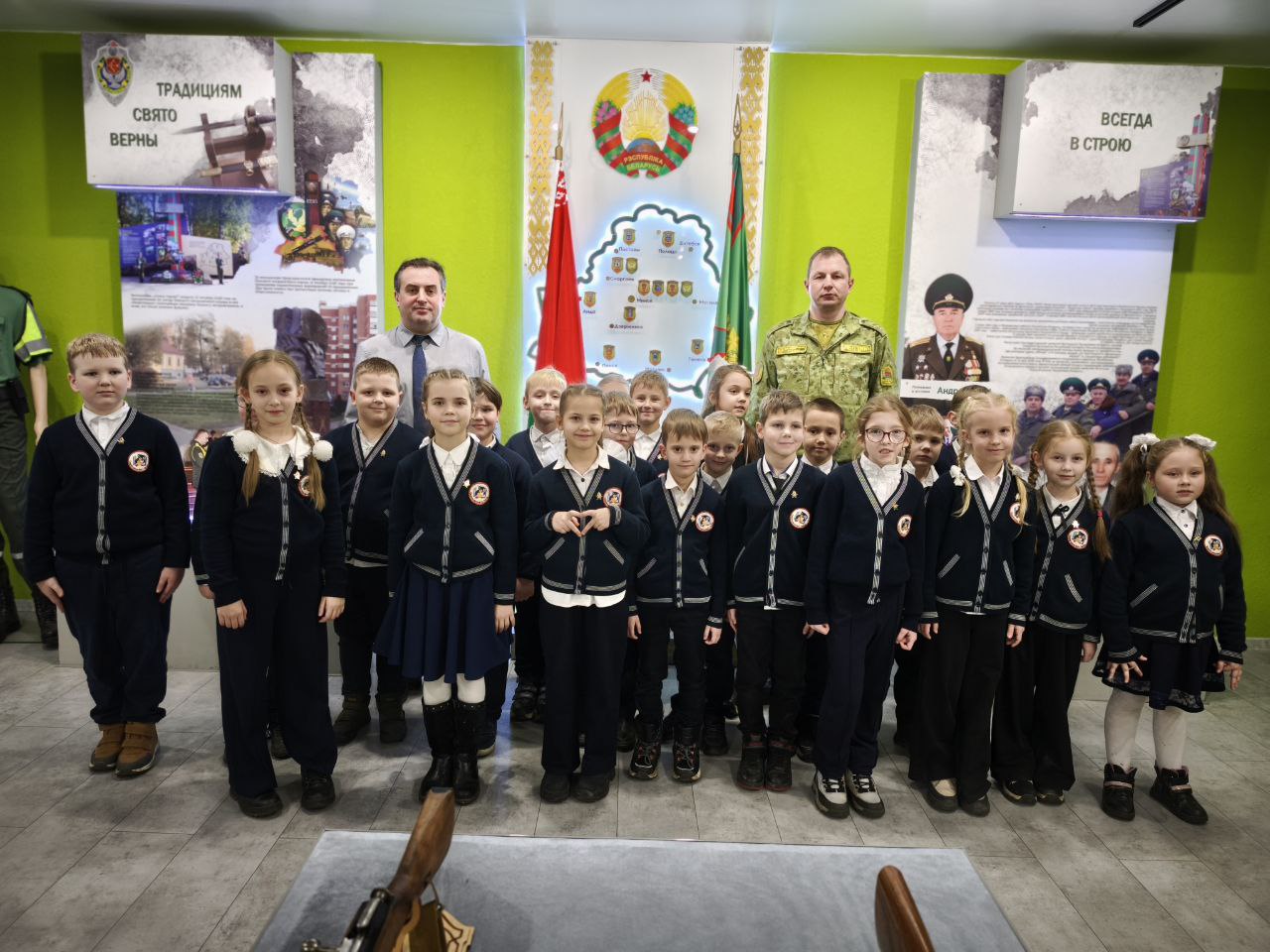 Пограничники приняли участие в торжественном посвящении школьников в члены «БРПО»