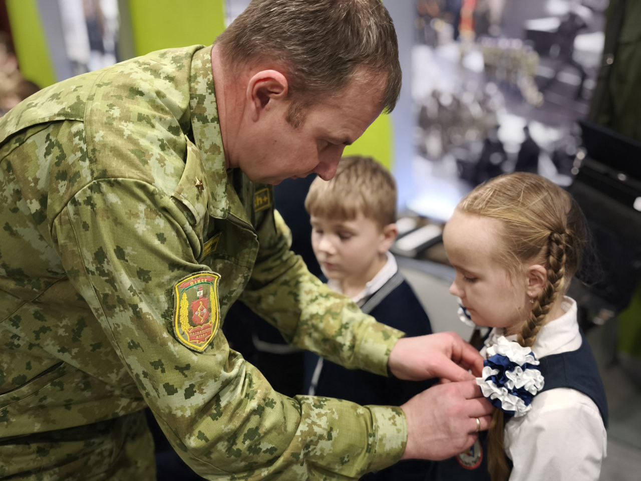 Пограничники приняли участие в торжественном посвящении школьников в члены «БРПО»