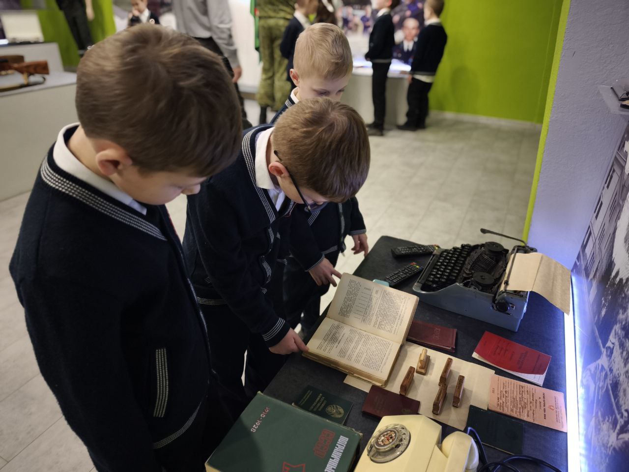 Пограничники приняли участие в торжественном посвящении школьников в члены «БРПО»