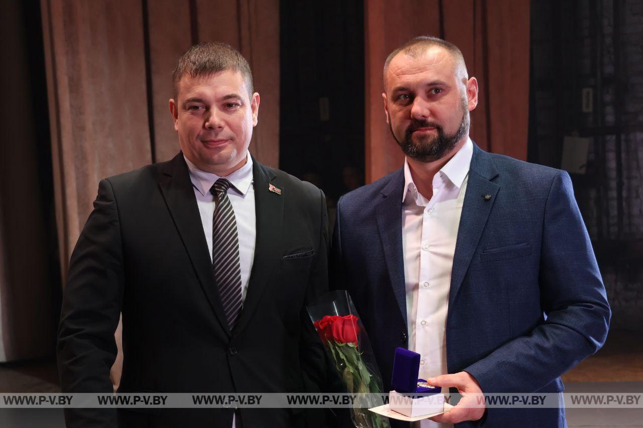 В городском Доме культуры отметили 85-летие Пинского РСУ