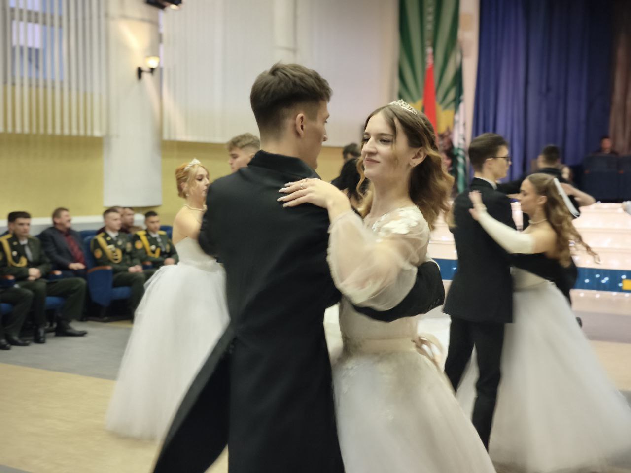 Пинские пограничники приняли участие в новогоднем балу