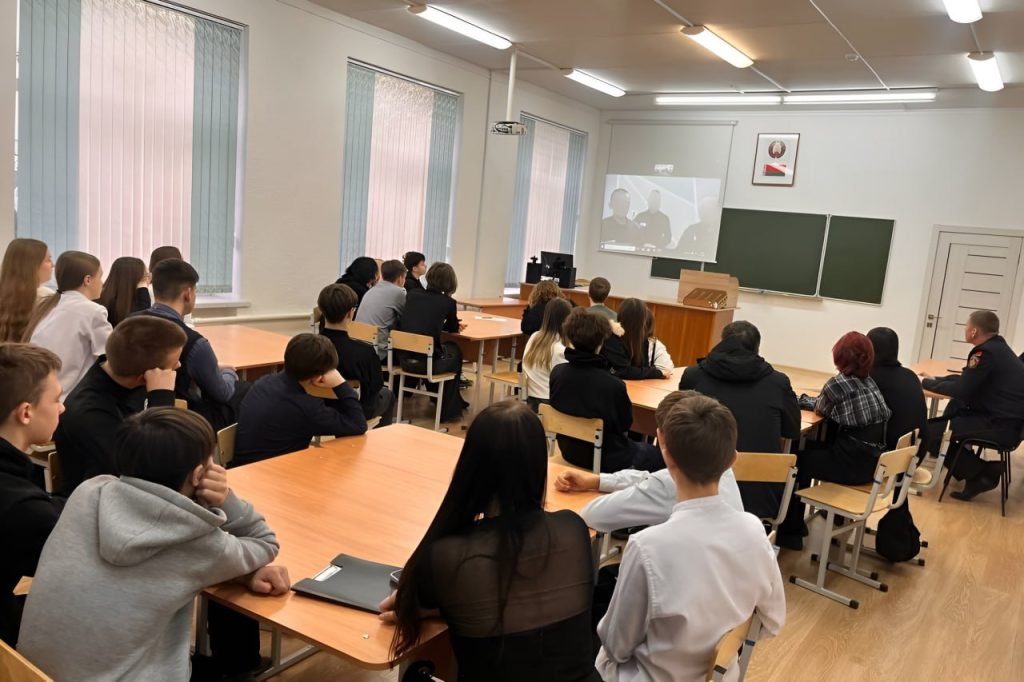 Телемост подростков с осужденными