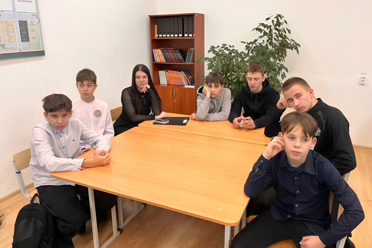 Телемост подростков с осужденными