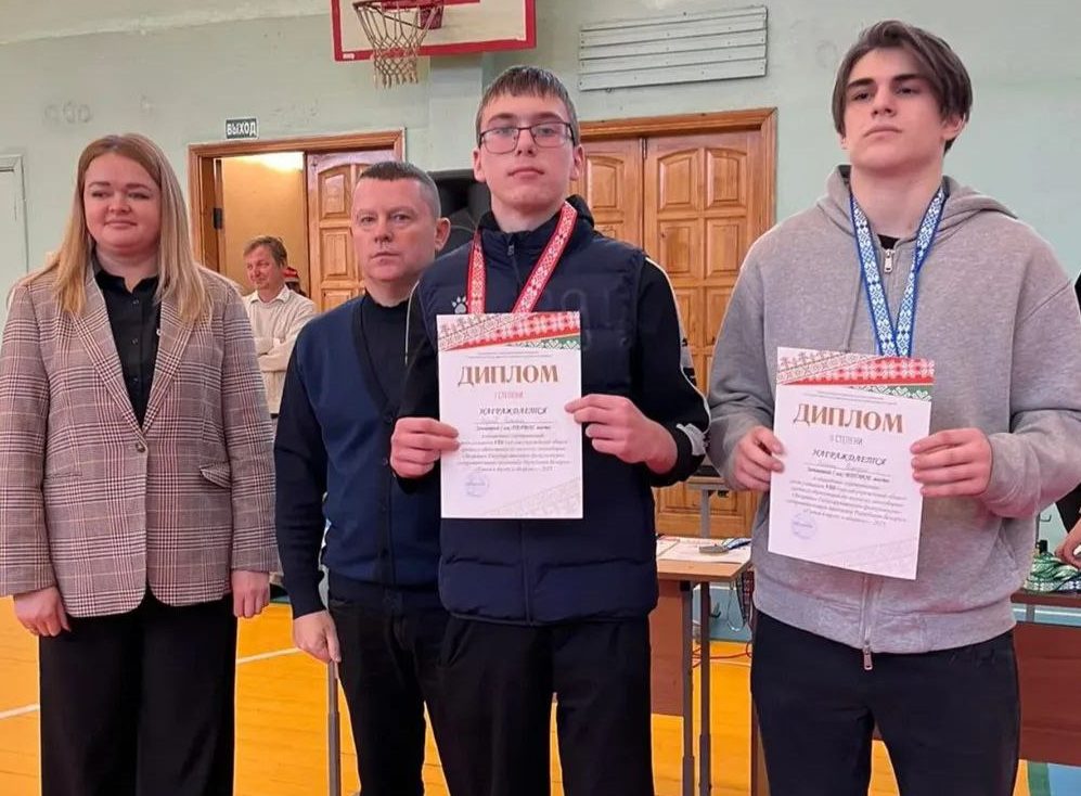 Школьники района в лидерах по зимнему многоборью