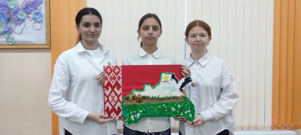 Учащихся школы-интерната наградили на областной выставке-конкурсе «Край мой родны, край любiмы!» Учащихся школы-интерната наградили на областной выставке-конкурсе «Край мой родны, край любiмы!»