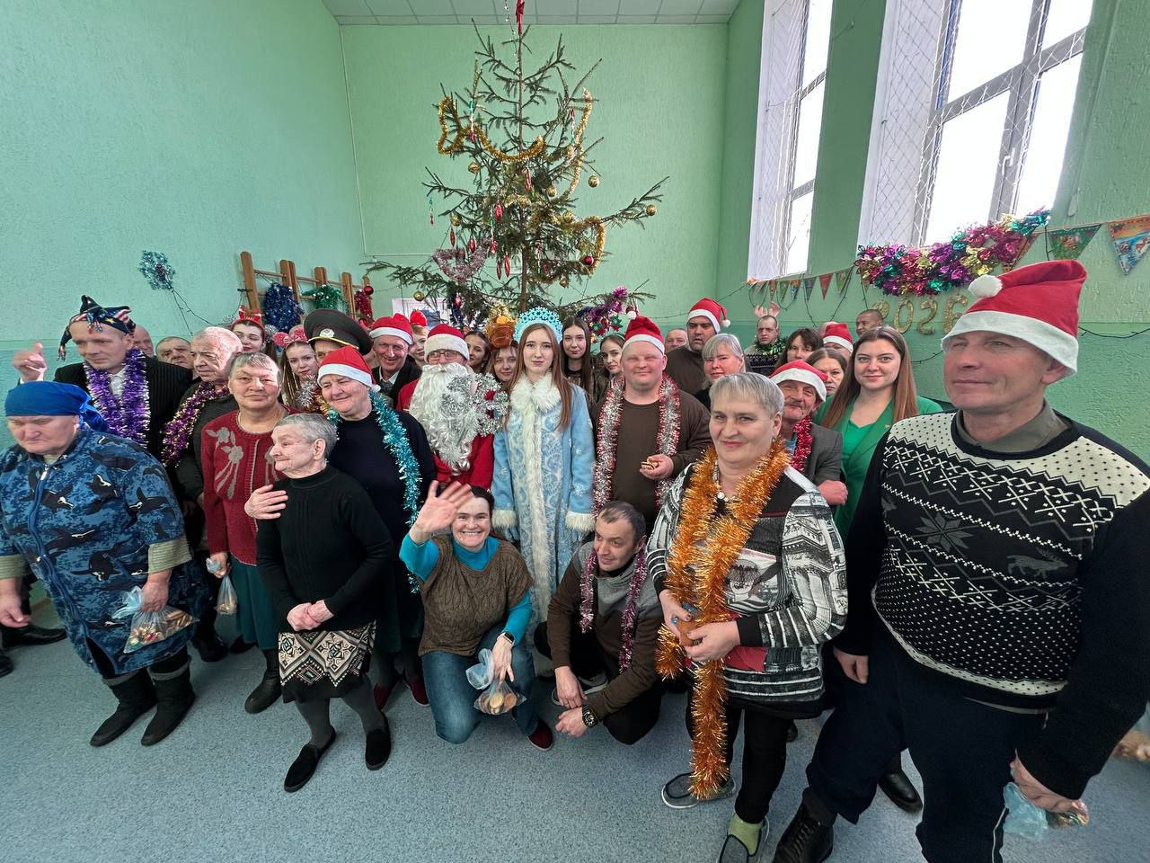 В подарок постояльцам пансионата «Пина» – сладости и творческое представление