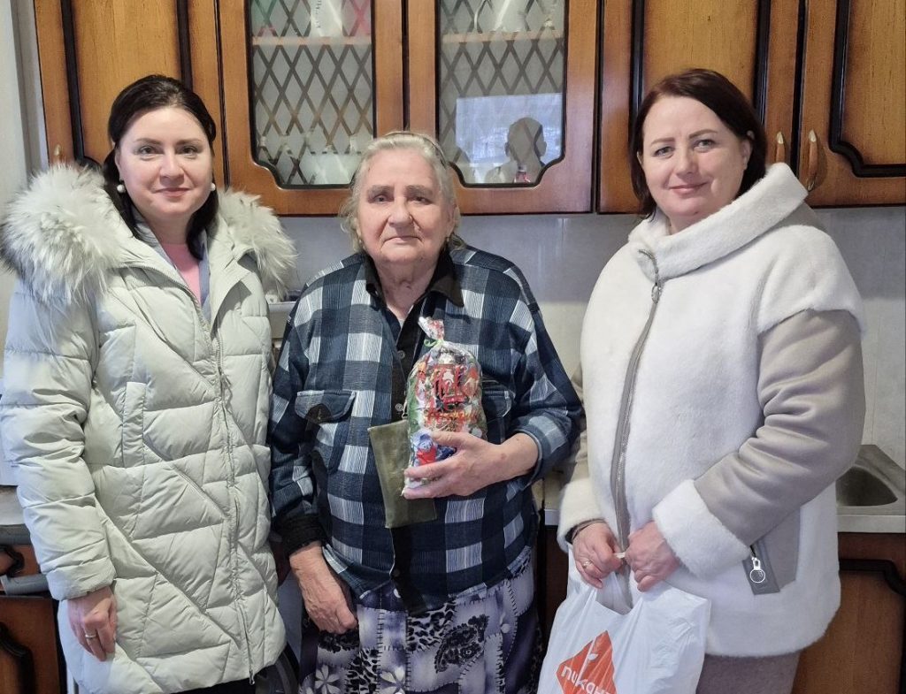 Пинский мясокомбинат поздравил с праздниками своих ветеранов
