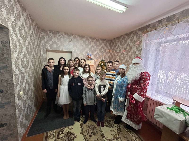 Привезли полезные подарки и хорошее настроение