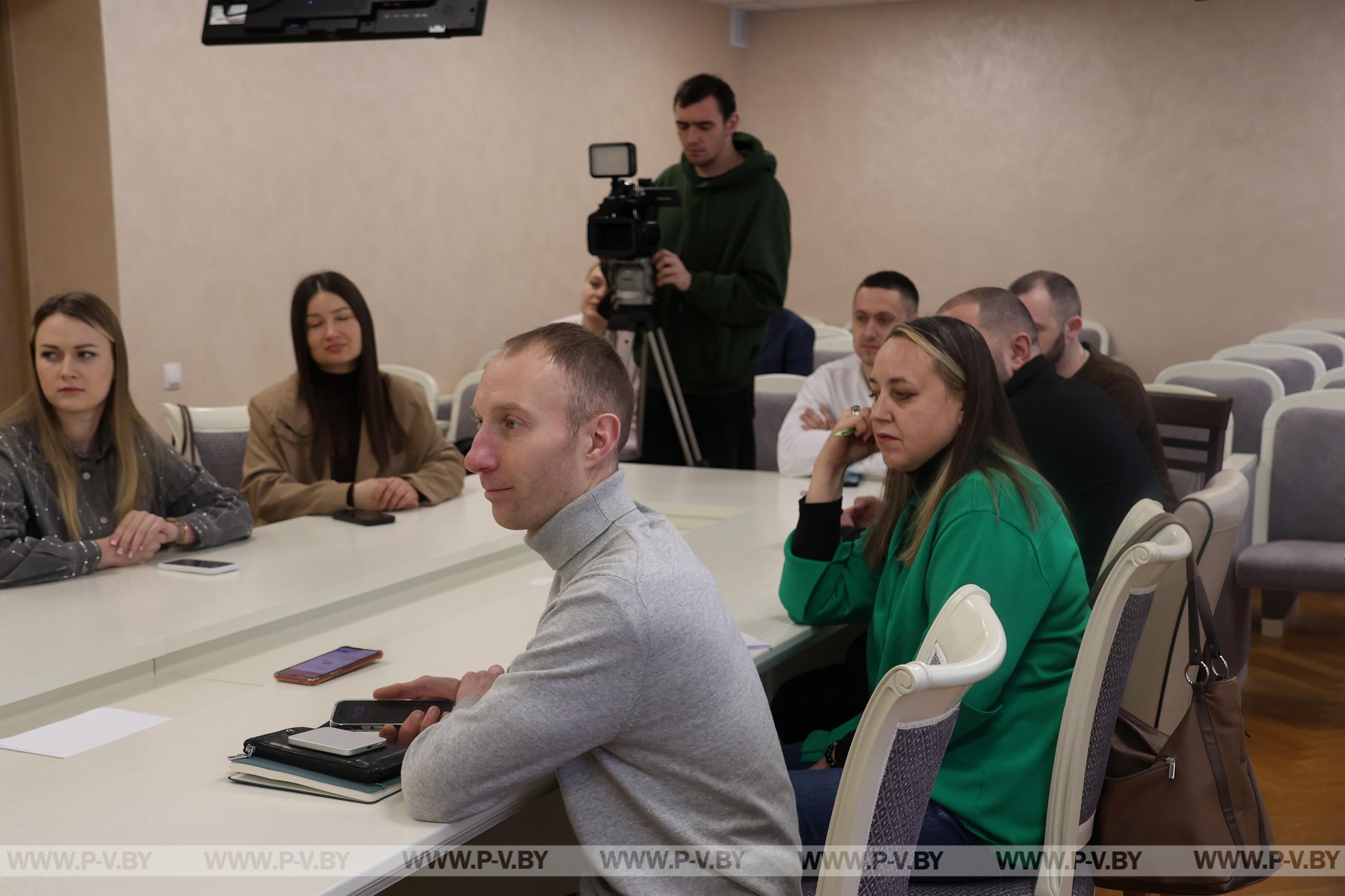 Мэр города встретился с представителями блогерского сообщества