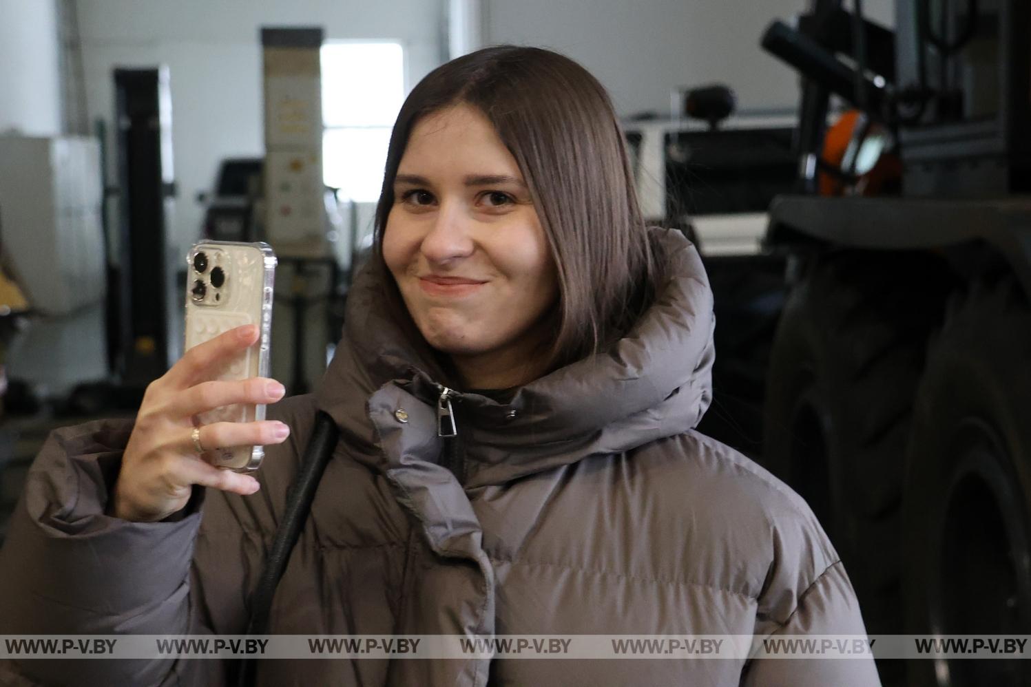 Блогеры Пинска увидели, как создаётся промышленная мощь города