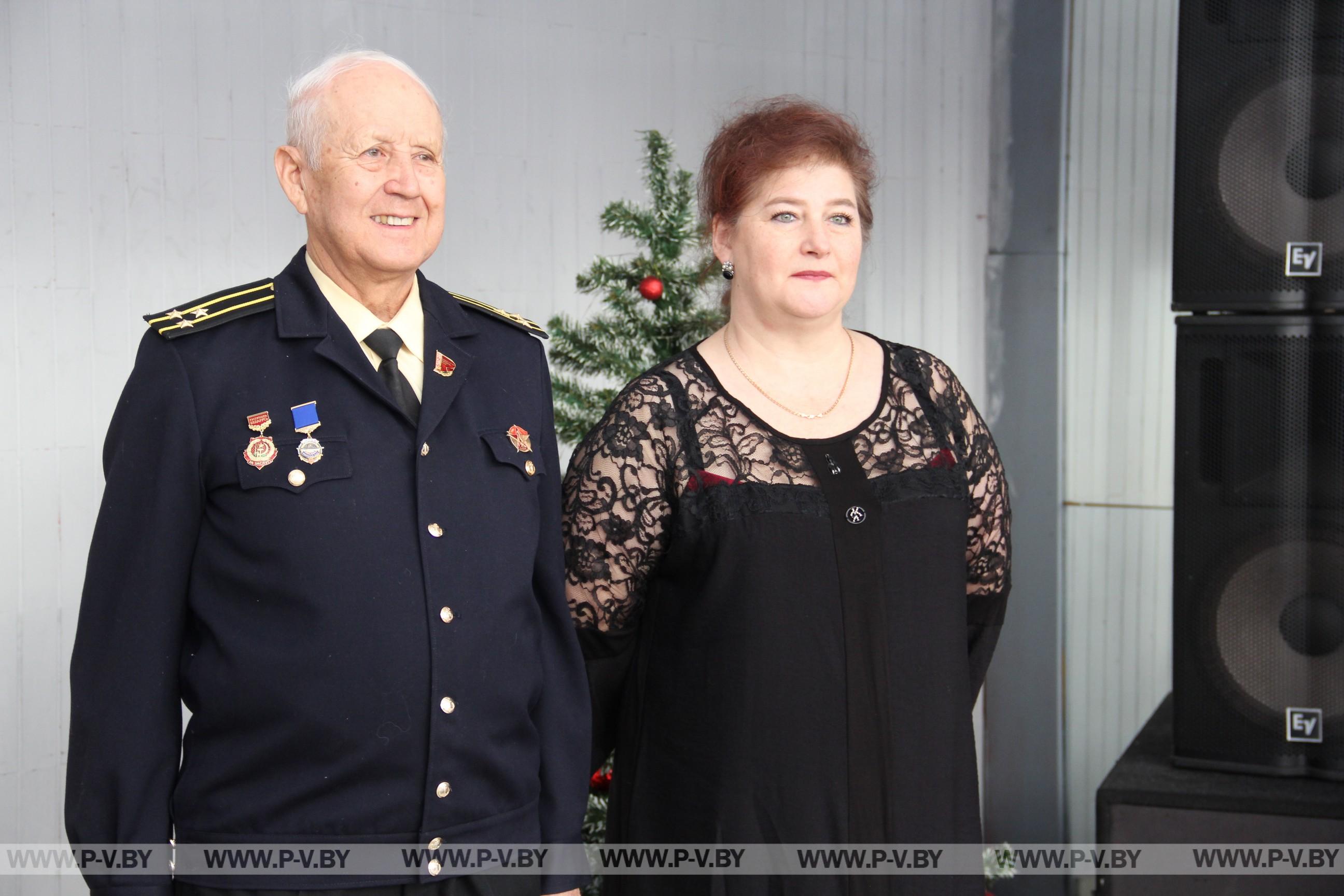 Рождественский бал для пожилых людей проходит в Пинске