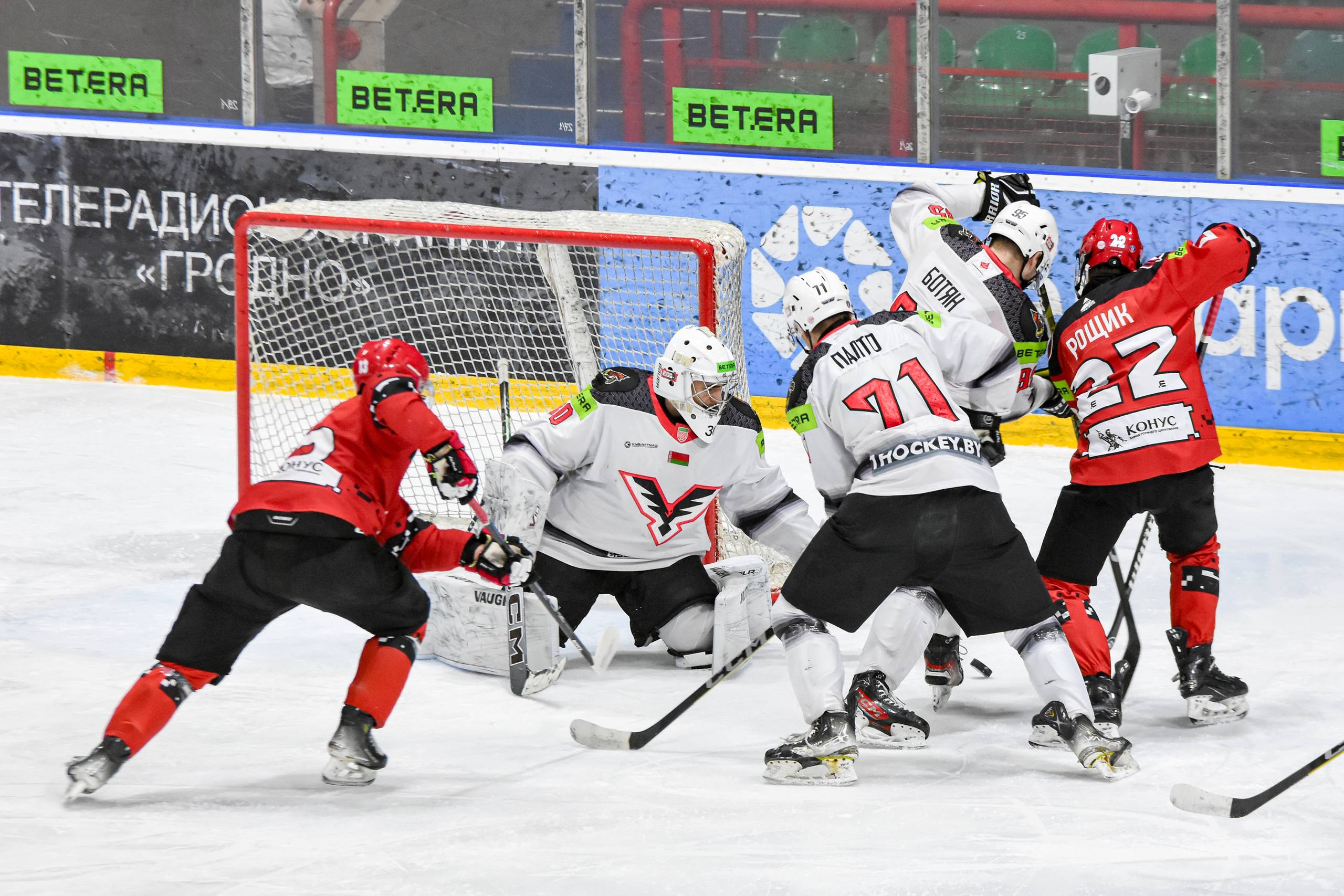 Два шатаута Никиты Семенцова – четыре очка в копилке «Ястребов»