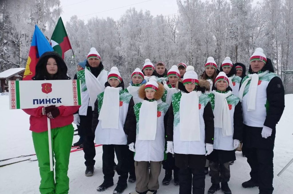 Команда города Пинска на областных соревнованиях по биатлону «Снежный снайпер»