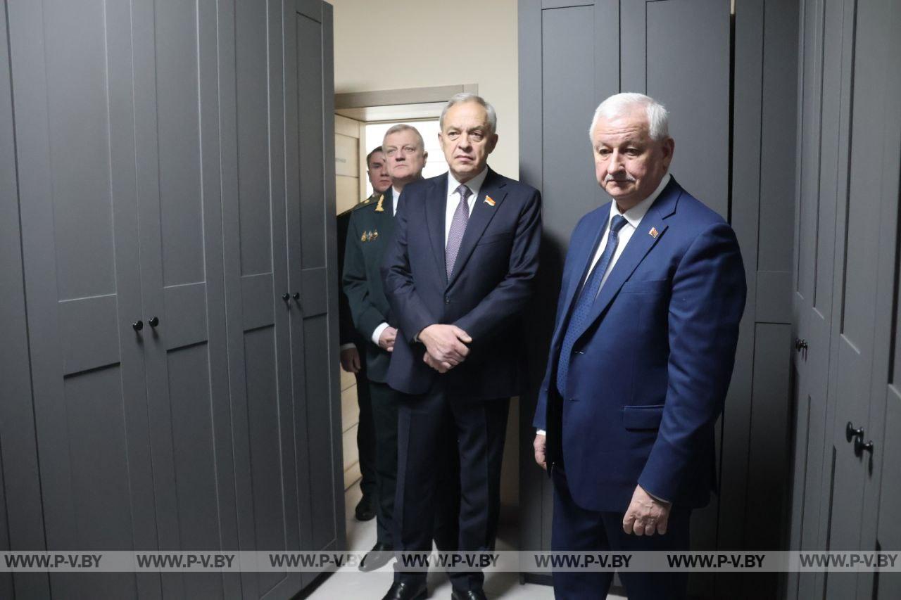 Продолжается двухдневный рабочий визит Председателя Палаты представителей Игоря Сергеенко и главы области Петра Пархомчика в город Пинск