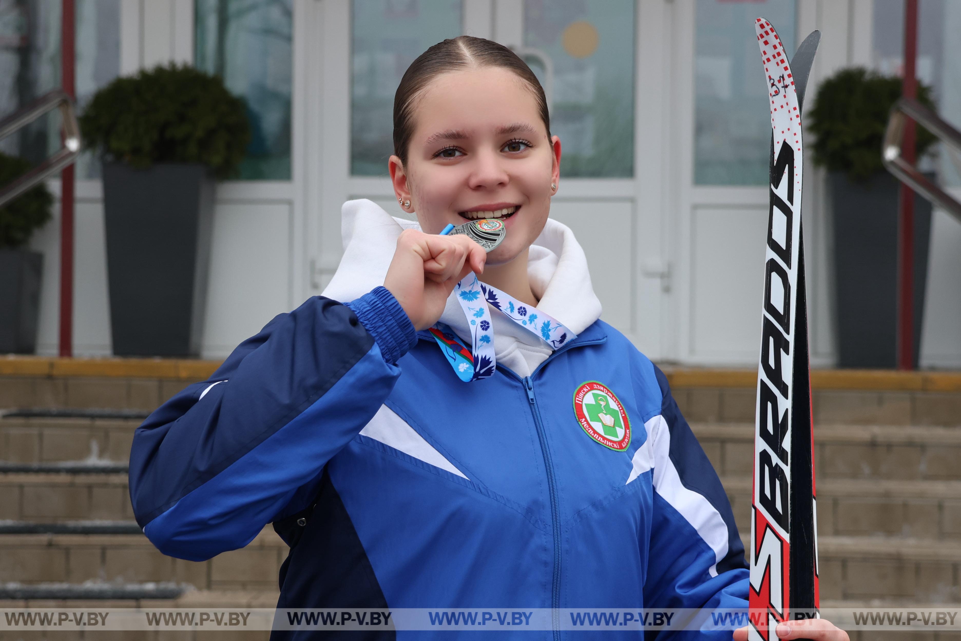 Золото на лыжне: учащиеся Пинского медколледжа победили в областной спартакиаде!