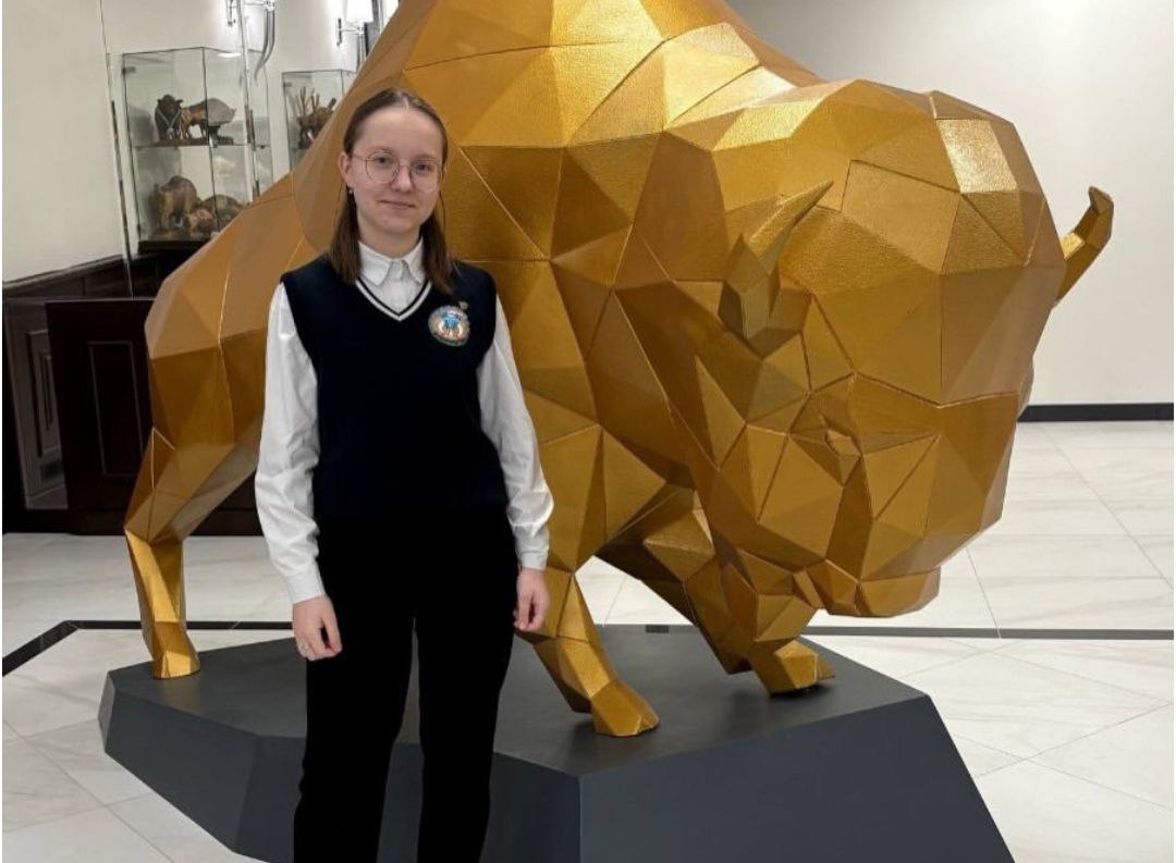 Три рисунка школьников из района украсили календарь облисполкома на 2026 год