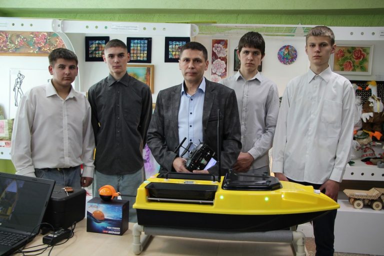 Кораблик для рыбалки, водопад из пинопласта – просто фонтан идей! Кораблик для рыбалки, водопад из пинопласта – просто фонтан идей!