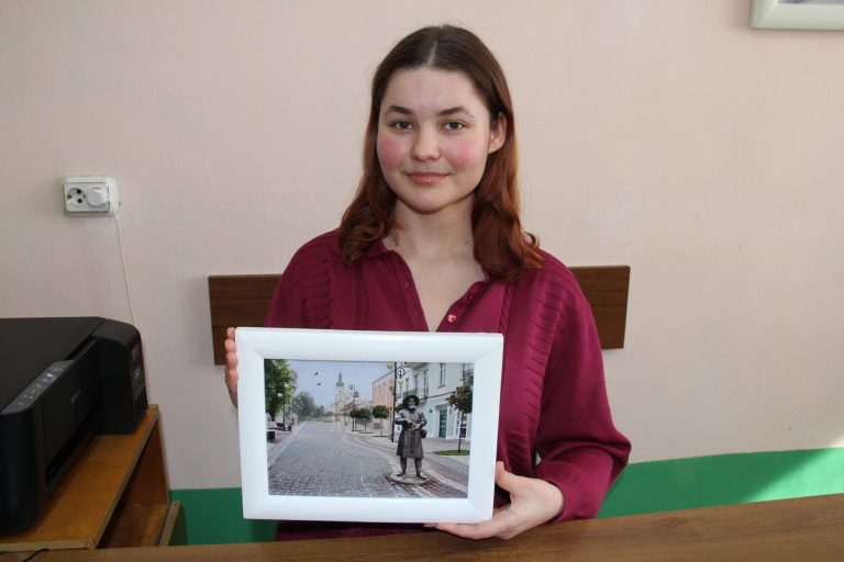 Фабрыка мастацкіх вырабаў: ад ткацтва да сучасных тэхналогій Фабрыка мастацкіх вырабаў: ад ткацтва да сучасных тэхналогій