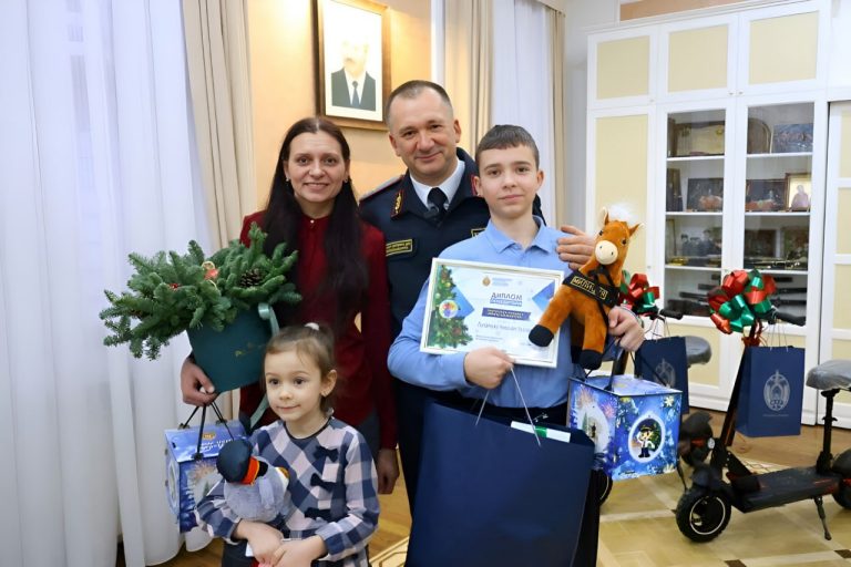 Юная пинчанка отмечена благодарностью МВД Республики Беларусь за участие в конкурсе