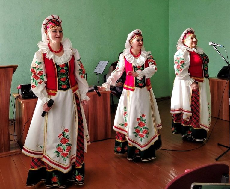 К труженицам села – с поздравлениями
