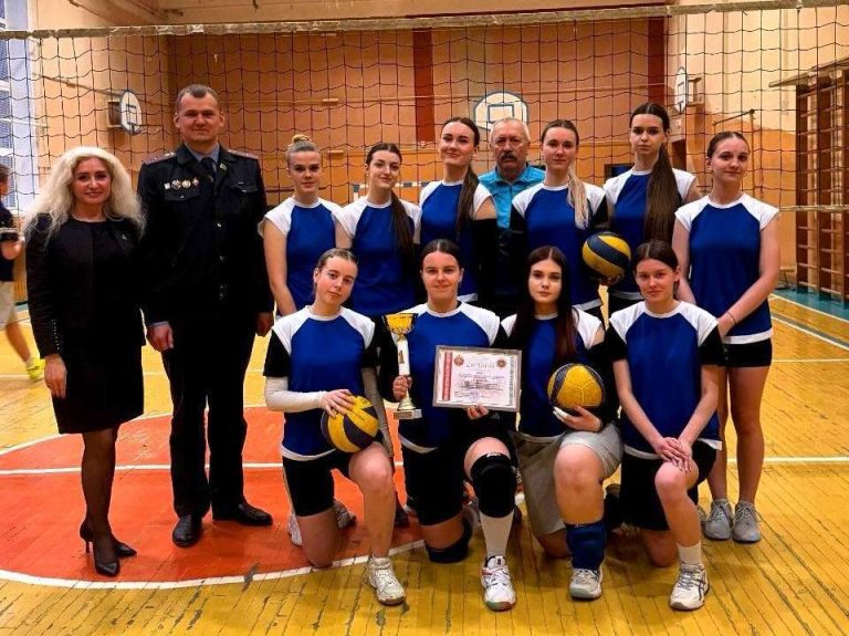 Волейбольный турнир среди девушек прошел в рамках акции «Безопасные каникулы»