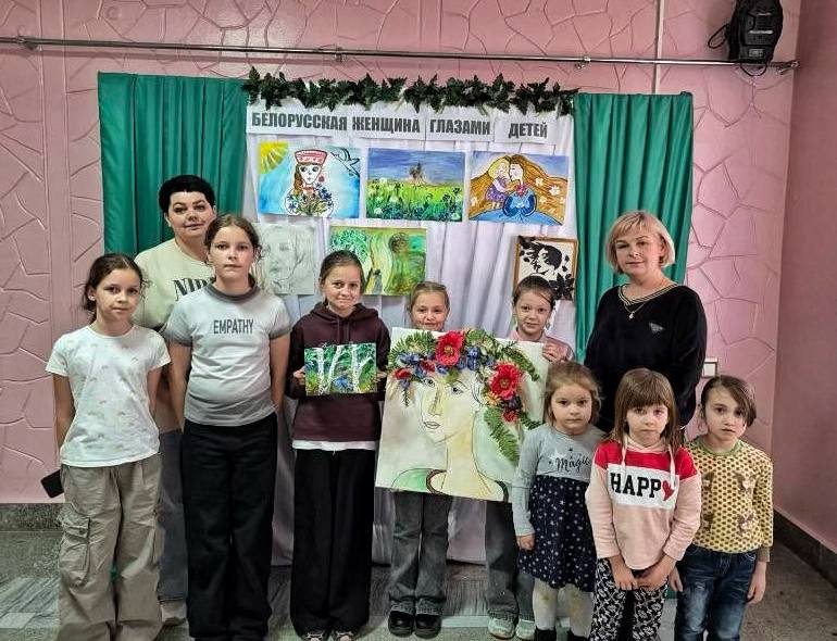 Белорусская женщина глазами детей: творческий конкурс прошел в Оснежичах