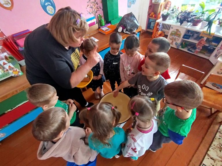 Дошколята спасают планету от мусора