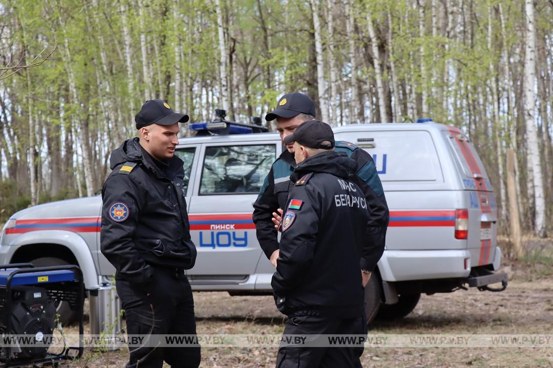В Сошненском лесничестве Пинского лесхоза продолжается ликвидация крупного пожара