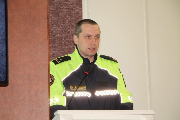 На заседании горисполкома Пинска обсудили состояние дорог и планы по благоустройству