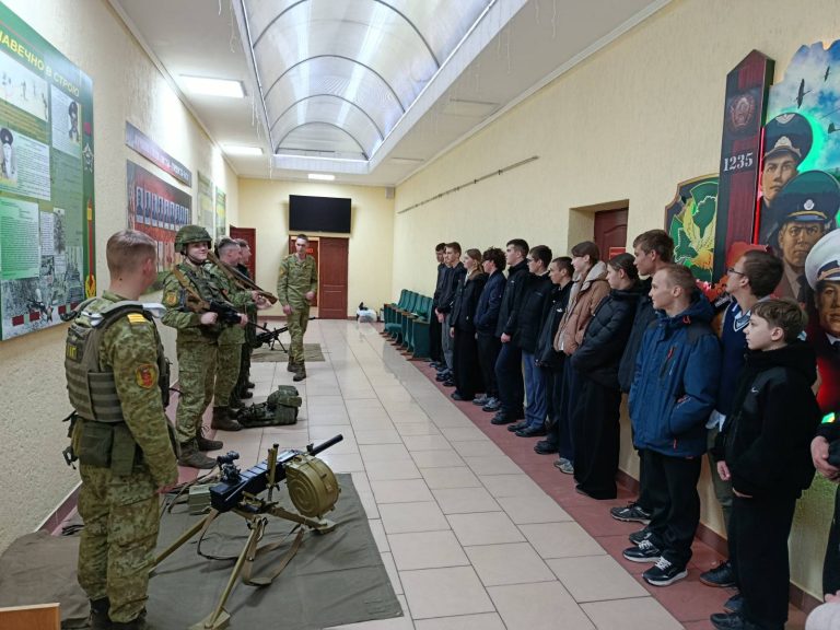 Ребятам из Парохонска преподали урок ответственности и любви к Родине