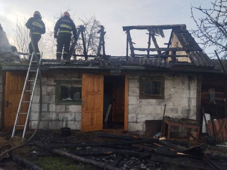 Пожар в Пинске: горело хозяйственное строение на ул. Ракетной