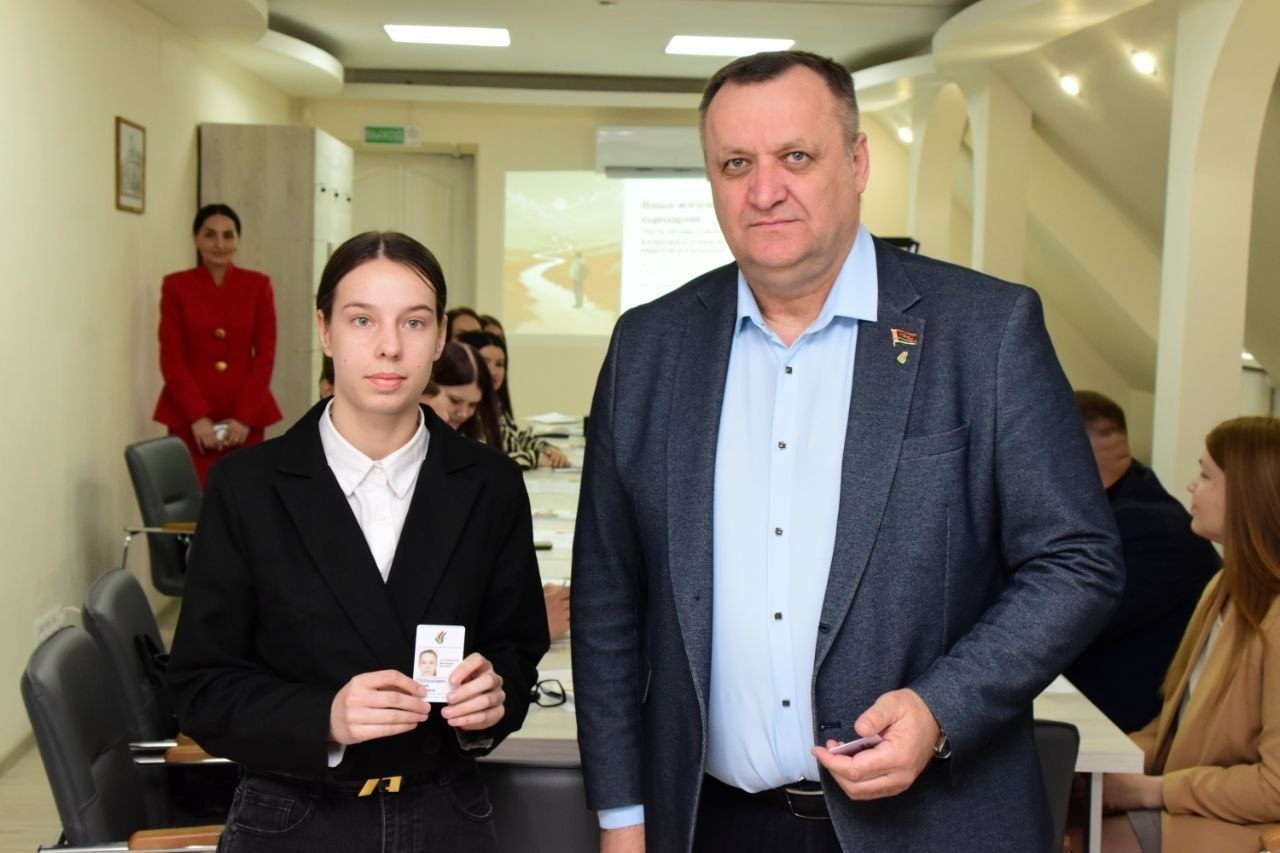 «Искра»: молодежь Пинщины прокачала навыки и пополнила ряды партии «Белая Русь»