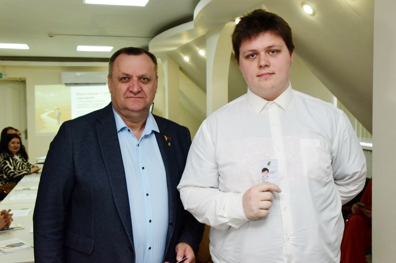 «Искра»: молодежь Пинщины прокачала навыки и пополнила ряды партии «Белая Русь»