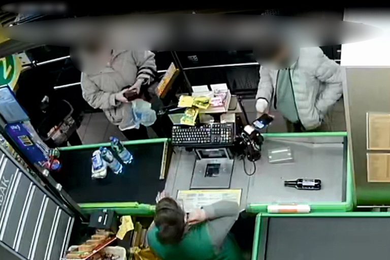 Пинчанин привязал чужую банковскую карту к телефону и потратил 350 рублей: возбуждено уголовное дело Пинчанин привязал чужую банковскую карту к телефону и потратил 350 рублей: возбуждено уголовное дело