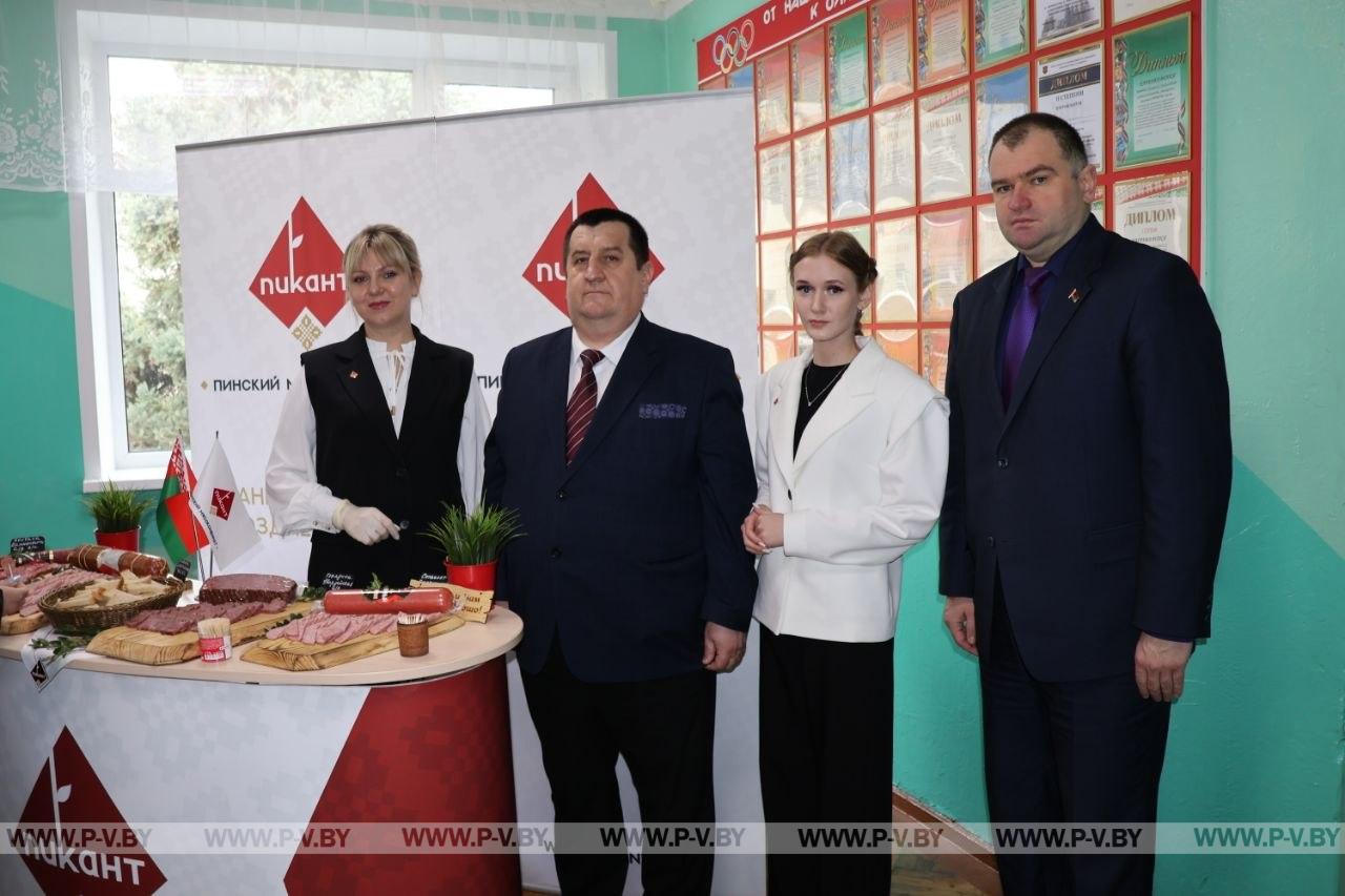 В Пинском аграрном колледже школьникам четырёх районов показали, кем работать в сельском хозяйстве