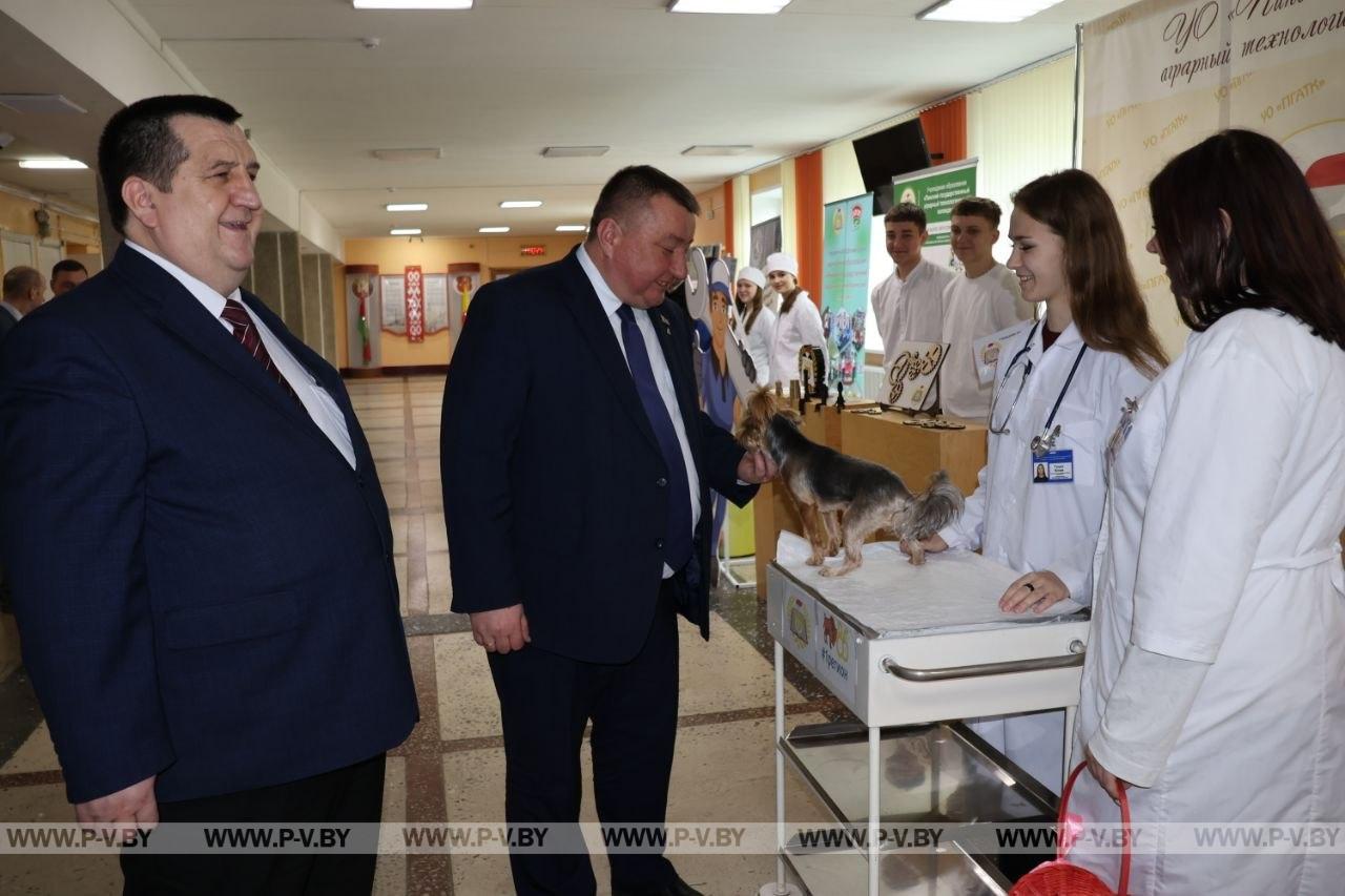 В Пинском аграрном колледже школьникам четырёх районов показали, кем работать в сельском хозяйстве