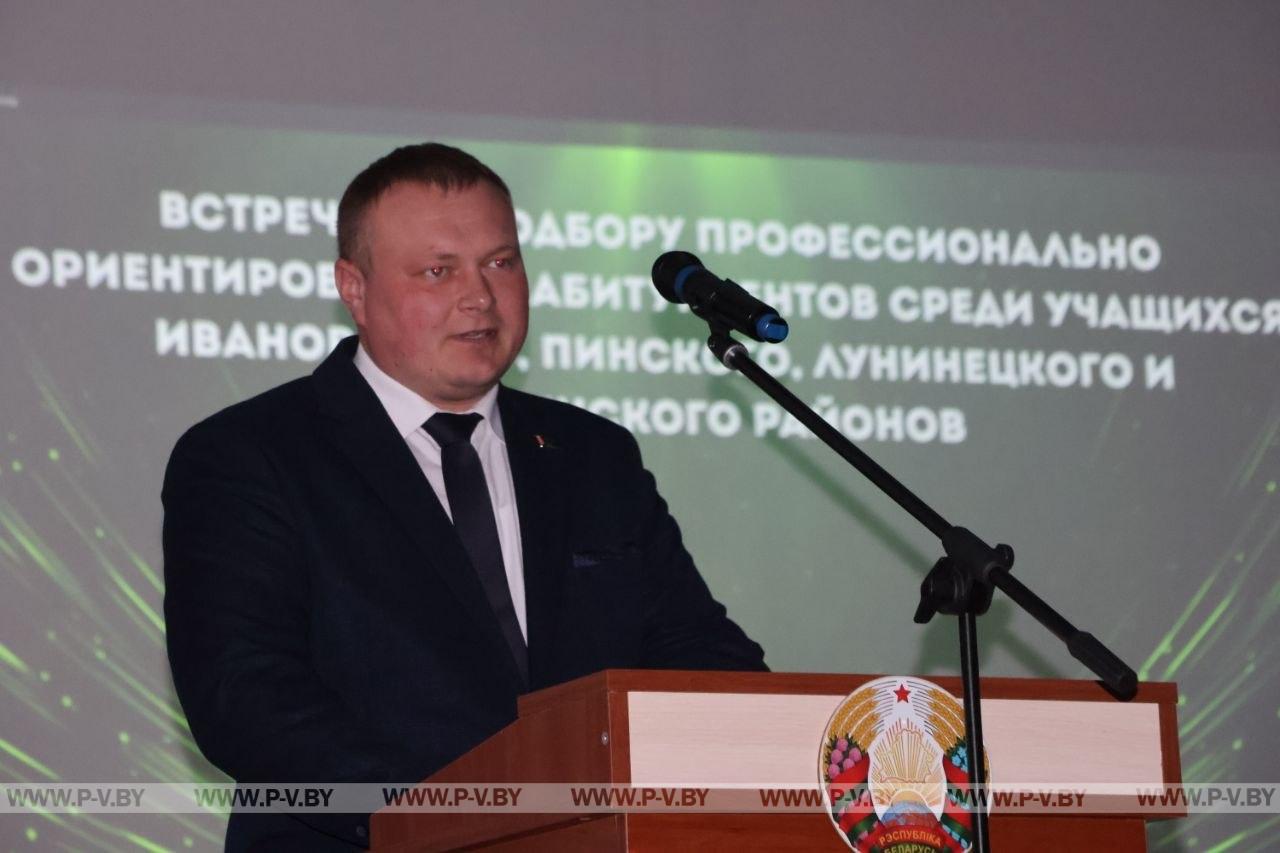 В Пинском аграрном колледже школьникам четырёх районов показали, кем работать в сельском хозяйстве