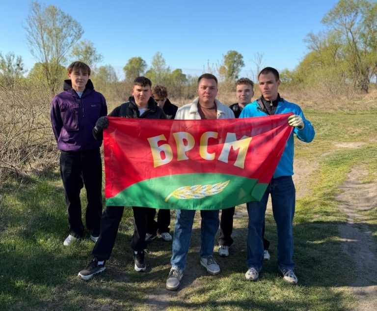 «Беларусь синеокая»: Пинчане привели в порядок берега водоемов