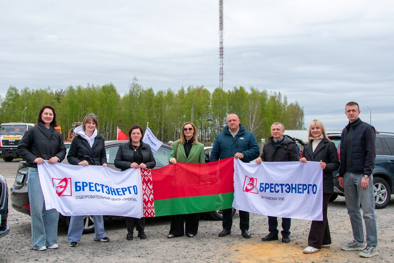 Сегодня в Пинске прошел масштабный патриотический автопробег