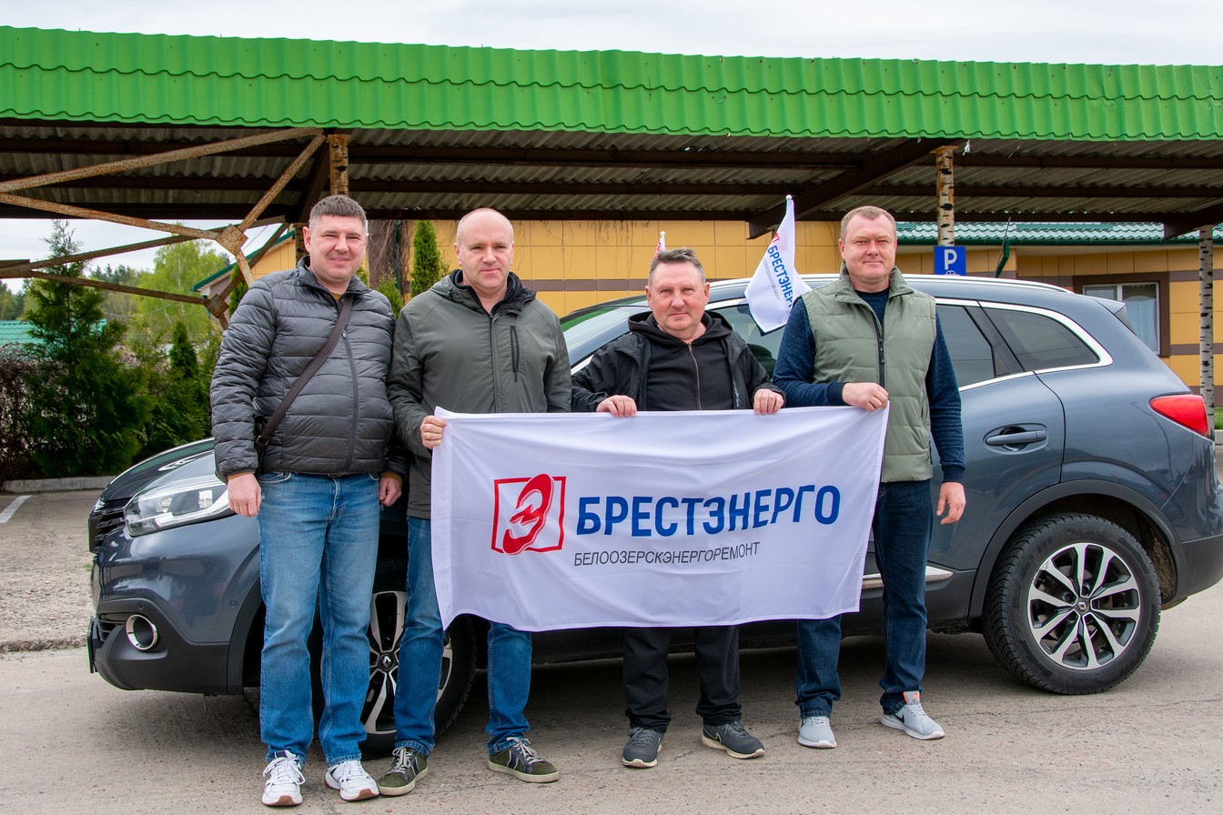 Сегодня в Пинске прошел масштабный патриотический автопробег