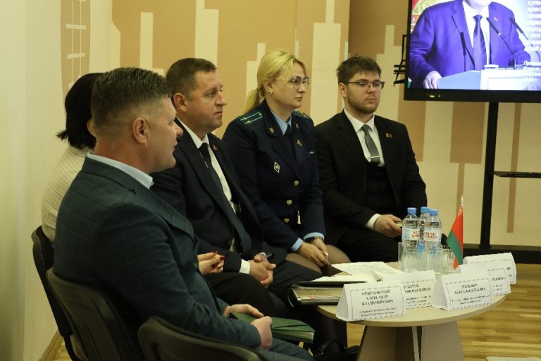 Туризм начинается с улыбки: в пинском детском саду №21 обсудили тренды пятилетки и безопасность