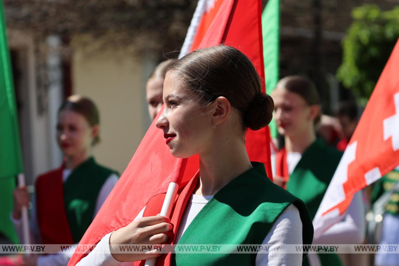 800 юных пинчан прошли маршем в День пионерской дружбы