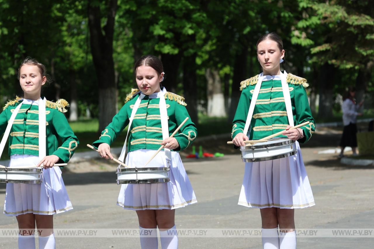 Будьте готовы! Всегда готовы!: чем занялись пионеры после официальной части праздника в парке Пинска