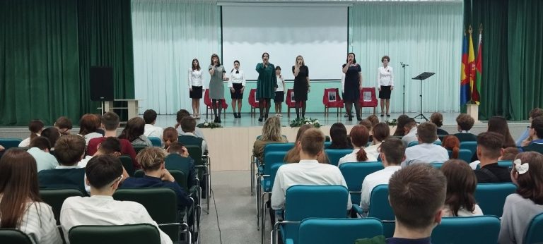 В средней школе №3 г. Пинска состоялась встреча с сотрудниками Новодворецкого социального пансионата «Меречанка»