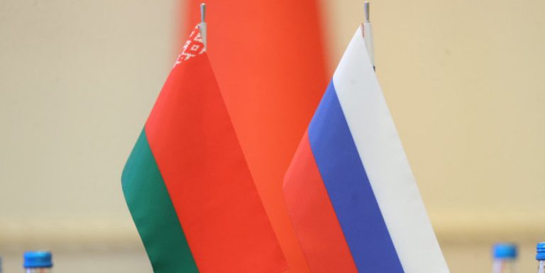 Жителям Беларуси упростили порядок взыскания задолженности в России