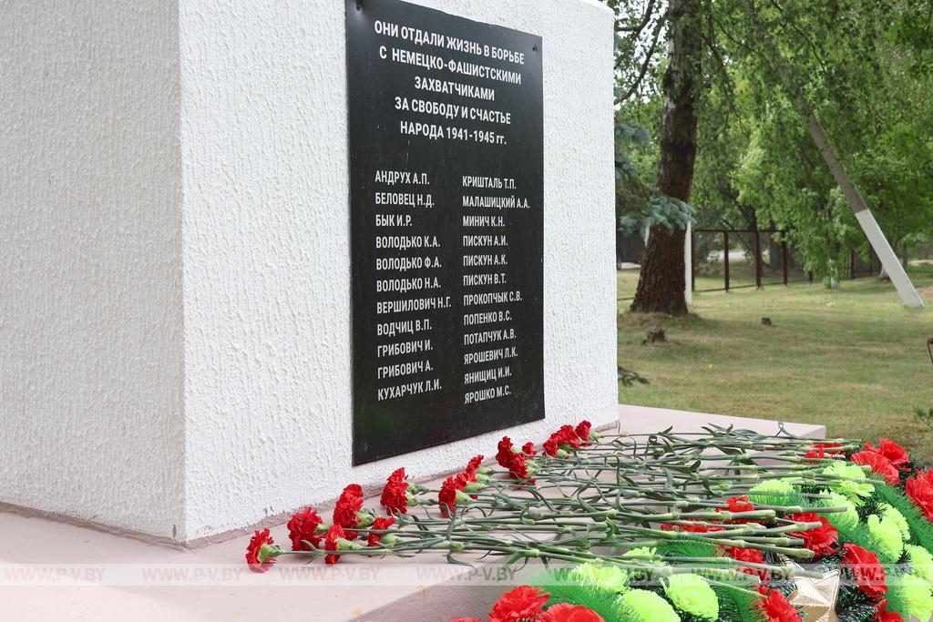 Героинями буклета «Беларусачка» стали 15 жительниц Пинского района